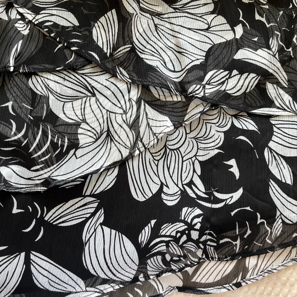 ALFANI: Women’s size 10 multi ruffle layers blouse, Grecian  jeweled neckline. - Picture 9 of 13